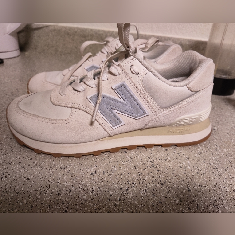 New Balance 574 Women's shoes
